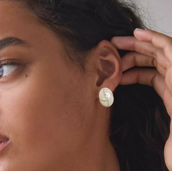 Vintage Earring Lot Floral, Twisted, Oval Doorknocker - Picture 5 of 12